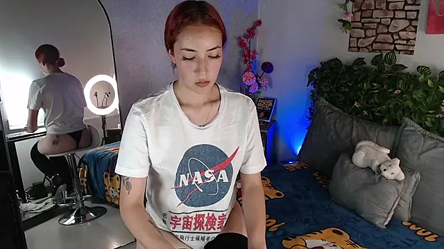 Cassie fletcher  online show from 22, 1, 2025