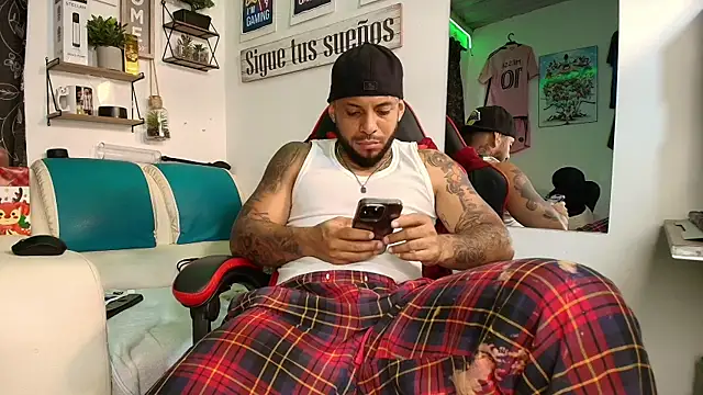 Leenar Key online show from 25, 11, 2025