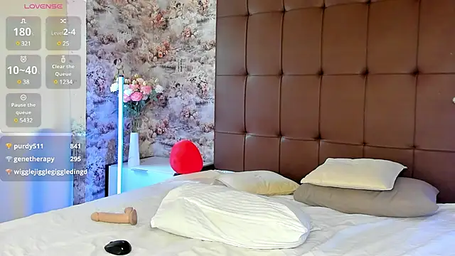 Snapshot of Mary_Walker chatting on 11, 3, 2025 Mary Walker online show from 11, 3, 2025