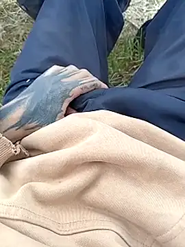 Snapshot of Cuervo_maniaco chatting on 12, 11, 2025 Cuervo maniaco online show from 12, 11, 2025