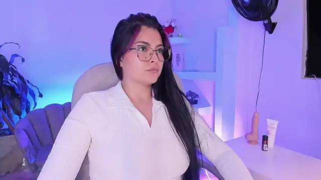 Snapshot of TifanyWhite_ chatting on 19, 7, 2026 TifanyWhite online show from 19, 7, 2026
