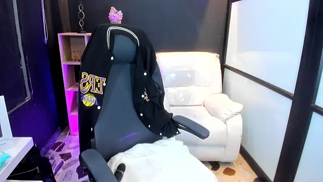 Snapshot of TifanyWhite_ chatting on 14, 3, 2025 TifanyWhite online show from 14, 3, 2025