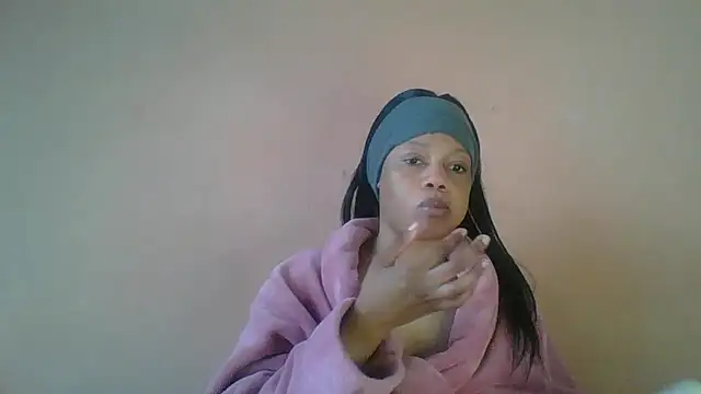 Snapshot of NAUGHTYSHALOTXX chatting on 4, 6, 2026 NAUGHTYSHALOTXX online show from 4, 6, 2026