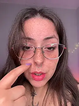 Snapshot of Mizztikaa chatting on 4, 7, 2026 Mizztikaa online show from 4, 7, 2026