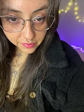 Snapshot of Mizztikaa chatting on 28, 4, 2026 Mizztikaa online show from 28, 4, 2026