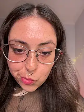 Snapshot of Mizztikaa chatting on 13, 5, 2026 Mizztikaa online show from 13, 5, 2026