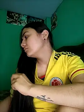 Snapshot of Nahiara_velez chatting on 7, 6, 2026 Nahiara velez online show from 7, 6, 2026