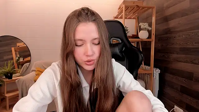 MaryannSoftt online show from 9, 10, 2025