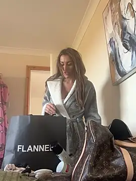 UKSYDNEYFOX online show from 14, 3, 2025