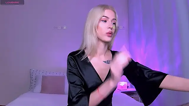 StacyWorry online show from 11, 10, 2025