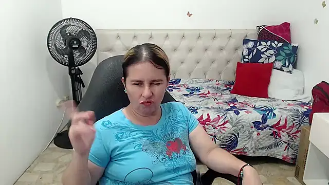 victoria jones online show from 2, 4, 2026