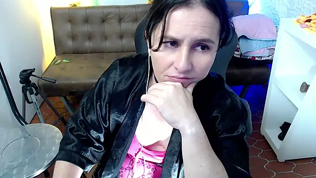 victoria jones online show from 12, 3, 2025