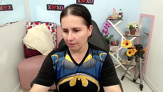 victoria jones online show from 9, 10, 2025