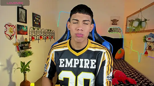 Damian latinxxx online show from 9, 2, 2026