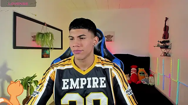 Damian latinxxx online show from 2, 3, 2026