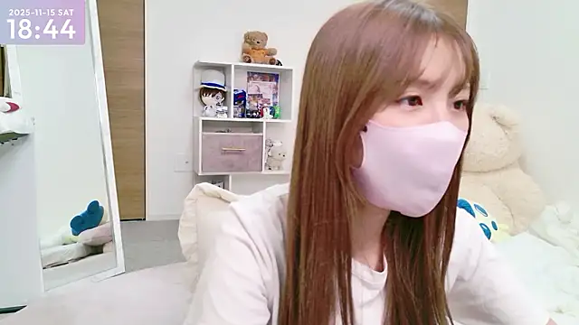 Snapshot of -SHINON- chatting on 15, 11, 2025 -SHINON- online show from 15, 11, 2025