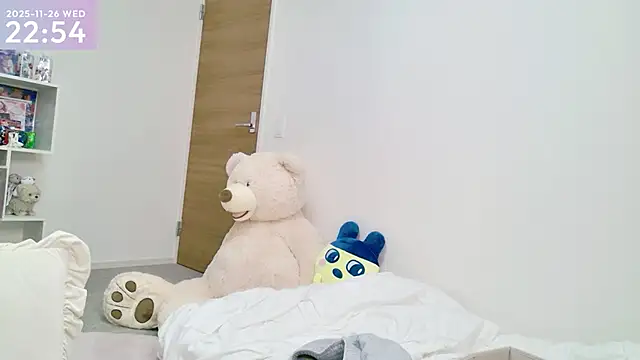 Snapshot of -SHINON- chatting on 26, 11, 2025 -SHINON- online show from 26, 11, 2025