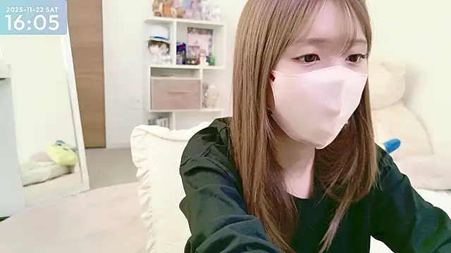 Snapshot of -SHINON- chatting on 22, 11, 2025 -SHINON- online show from 22, 11, 2025