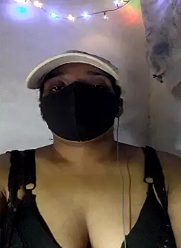 Snapshot of Tharukasenevirathne chatting on 12, 5, 2026 Tharukasenevirathne online show from 12, 5, 2026