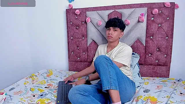 Santy carrington online show from 12, 3, 2025