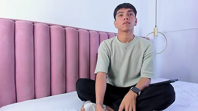 Santy carrington online show from 7, 3, 2026