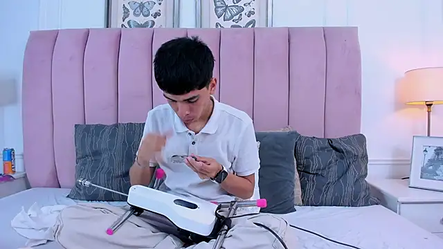 Santy carrington online show from 10, 3, 2026