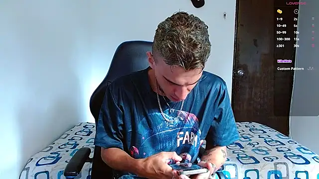 Snapshot of bray_hotboy777 chatting on 14, 11, 2025 bray hotboy777 online show from 14, 11, 2025