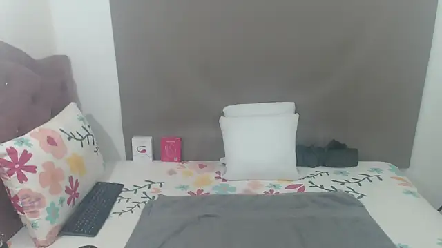 Snapshot of kimberlyjamexxx chatting on 7, 6, 2026 kimberlyjamexxx online show from 7, 6, 2026