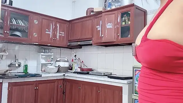 LyLy Office online show from 10, 4, 2026