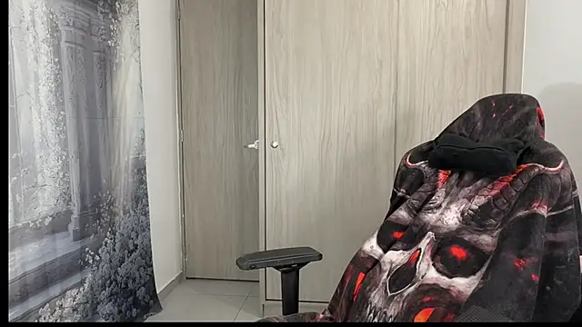 Snapshot of gabriel__manson chatting on 1, 11, 2025 gabriel manson online show from 1, 11, 2025