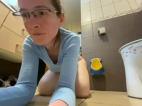 Milky hairy mommy online show from 16, 1, 2026