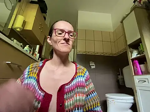 Snapshot of Milky_hairy_mommy chatting on 22, 4, 2026 Milky hairy mommy online show from 22, 4, 2026
