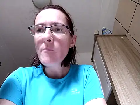 Snapshot of Milky_hairy_mommy chatting on 9, 10, 2025 Milky hairy mommy online show from 9, 10, 2025