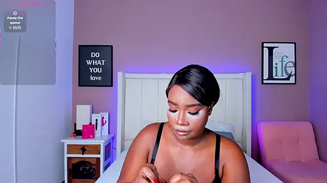 Britanymooree online show from 10, 11, 2025