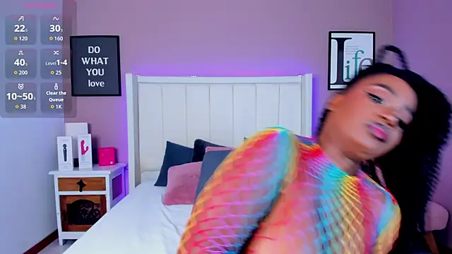 Britanymooree online show from 3, 12, 2025