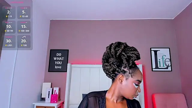 Britanymooree online show from 7, 1, 2026