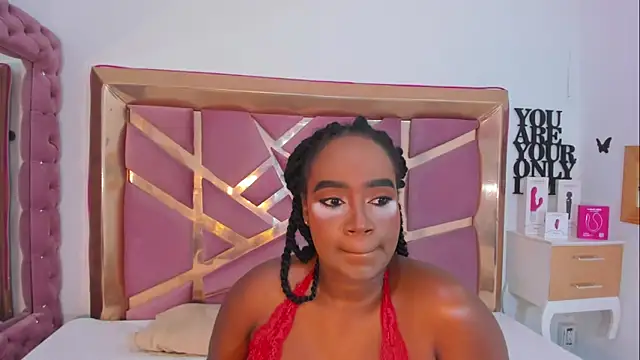 Britanymooree online show from 10, 4, 2026