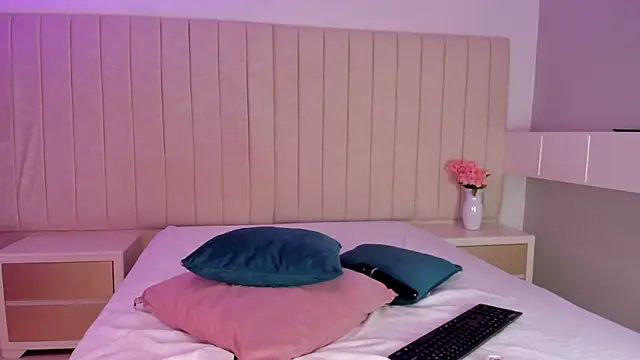 Littleolivia  online show from 11, 3, 2026