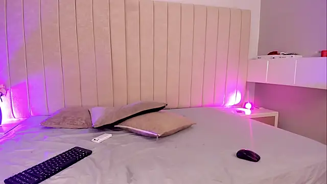 Littleolivia  online show from 27, 5, 2026