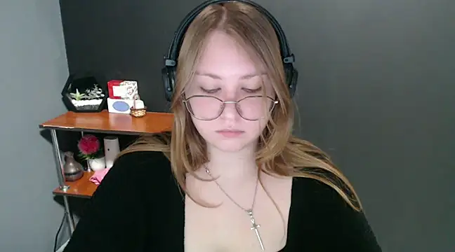 lady minx online show from 8, 1, 2025