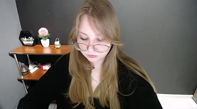 lady minx online show from 17, 3, 2025