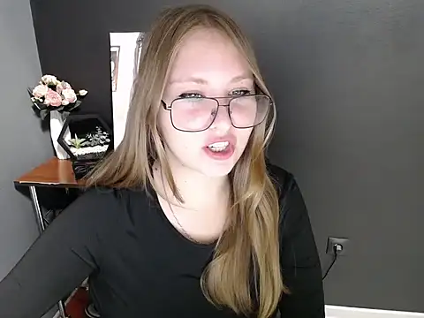 lady minx online show from 3, 10, 2025