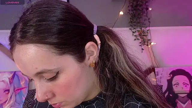 AmbarHills 1 online show from 8, 11, 2025