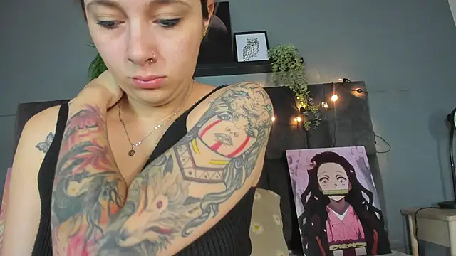 AmbarHills 1 online show from 21, 4, 2026