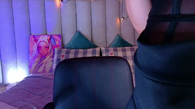 AmbarHills 1 online show from 25, 10, 2025