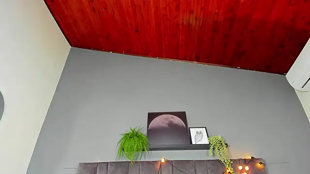 AmbarHills 1 online show from 18, 4, 2026