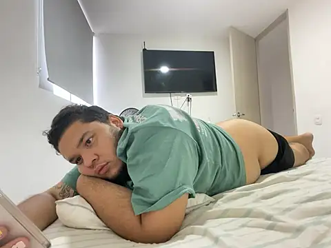 chavarro889 online show from 7, 2, 2025