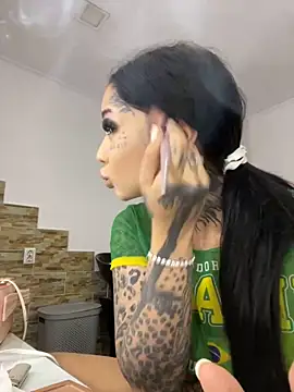 Snapshot of CreamyInkky_ chatting on 10, 9, 2025 CreamyInkky  online show from 10, 9, 2025