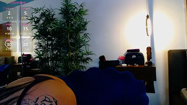 CreamyInkky  online show from 23, 12, 2025