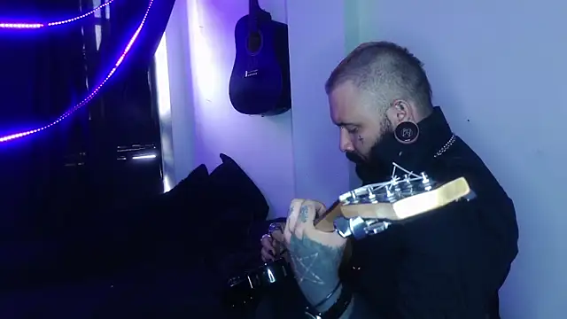 darkclothes online show from 24, 12, 2024